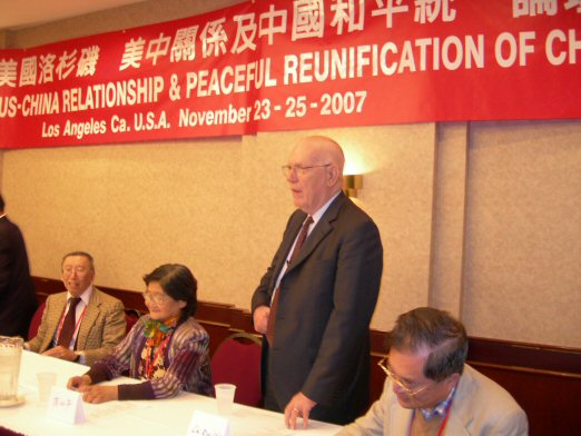 Lyndon LaRouche addressing a conference in Los Angeles,Calif. Nov. 23, on the U.S.-China Relationship and Peaceful Reunification of China.