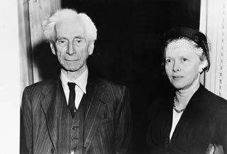 Bertrand Russell y su cuarta esposa